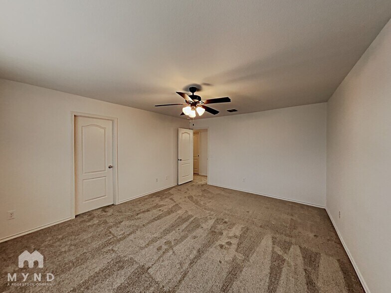 Building Photo - 440 Stonebrook Dr