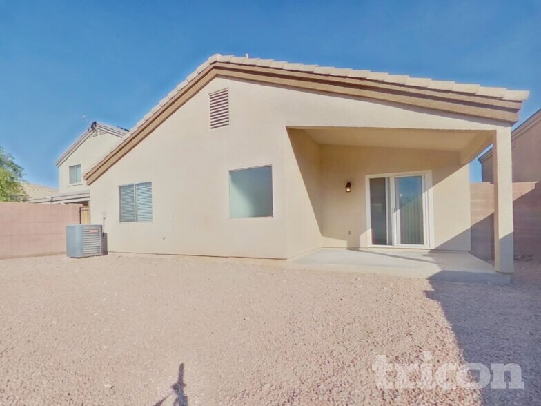 Building Photo - 23943 W Hadley St