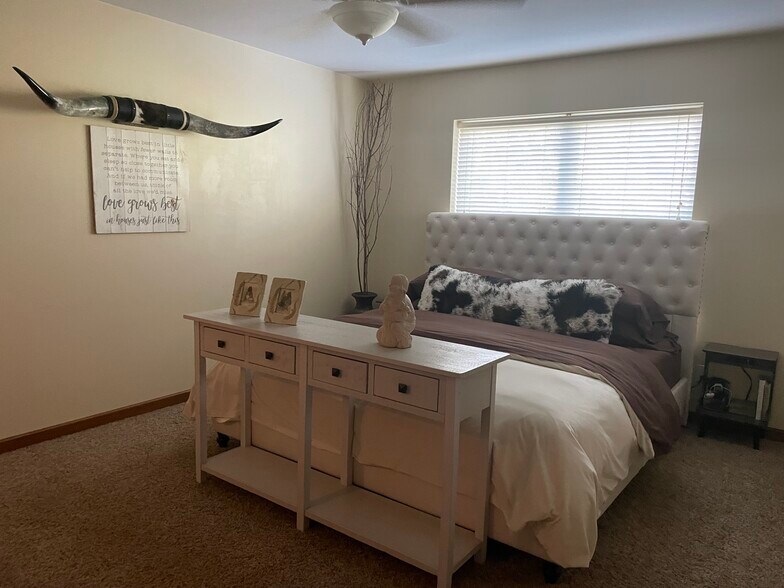 Master Bedroom - 2045 Rosewood Dr NW