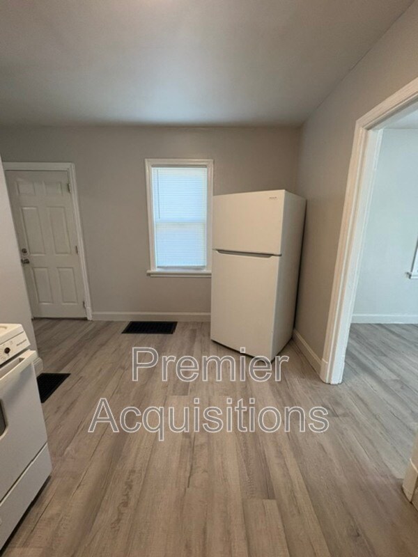 Building Photo - 478 Dulaney Ave