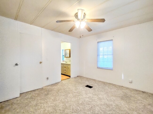 Building Photo - 163 Buchanan Cir