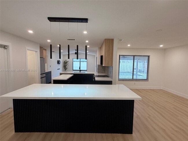 Building Photo - 1462 SW 25th Ave