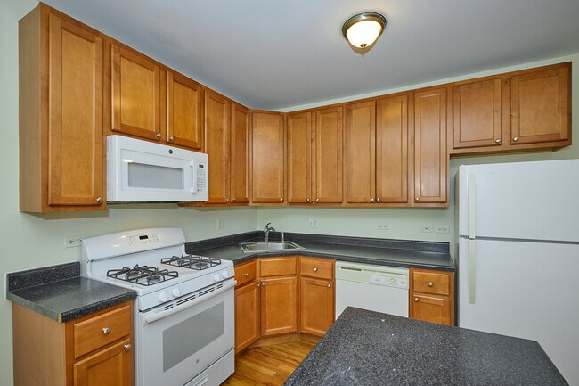 Building Photo - 5014 N Harding Ave