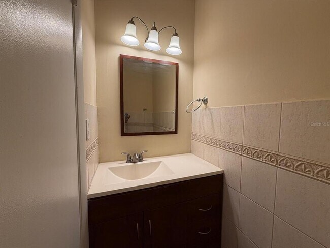 Building Photo - 7501 Gallineta Ct