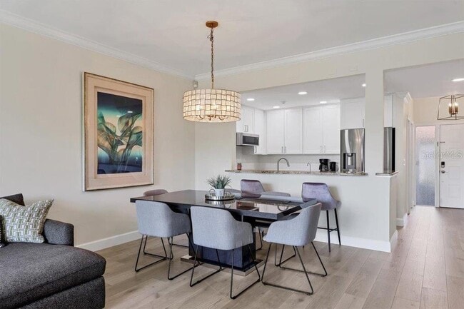 Building Photo - 862 Hudson Ave