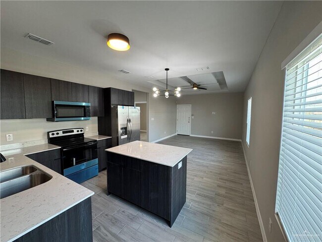 Building Photo - 3216 S Mia Ln