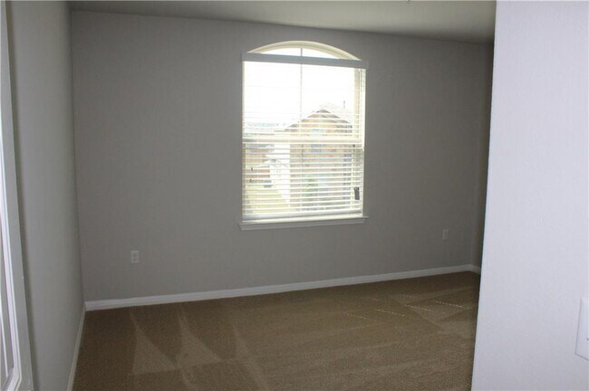 Building Photo - 1409 Bess Cove