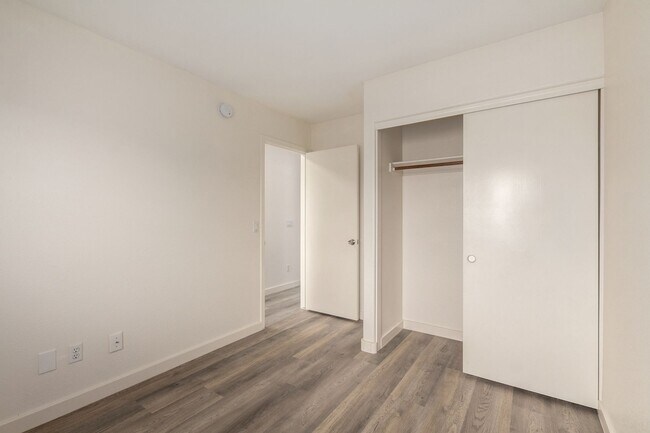 Building Photo - 3 Bedroom / 2.5 bath CORNER Lot in Ahwatukee