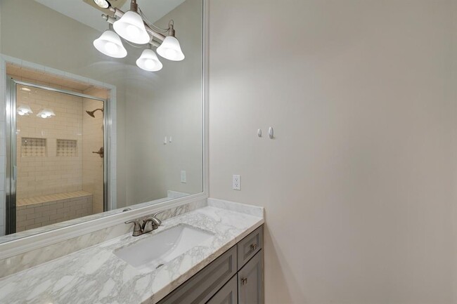 Building Photo - 2400 N Braeswood Blvd