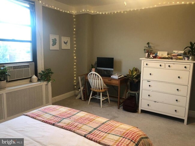 Building Photo - 2031 Locust St