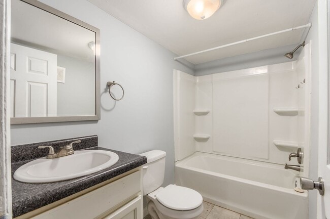 Building Photo - 673-675 Stanley Ave