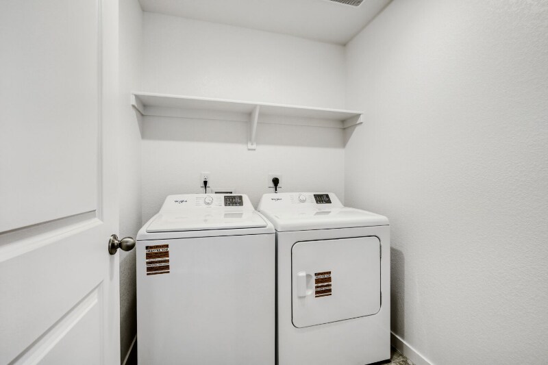 Building Photo - 5961 Holstein Dr