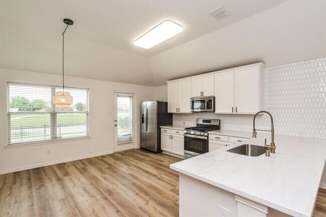 Building Photo - 2605 Cascade Cove Dr