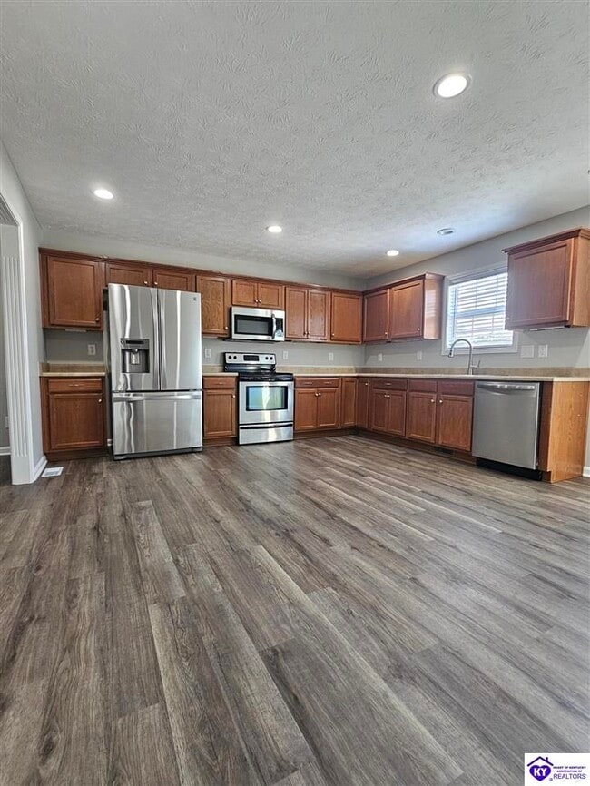 Building Photo - 118 Twin Lakes Dr