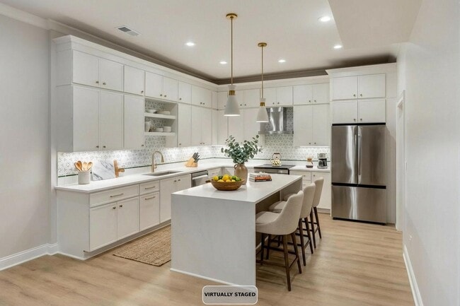 Building Photo - 265 Trunk St NE