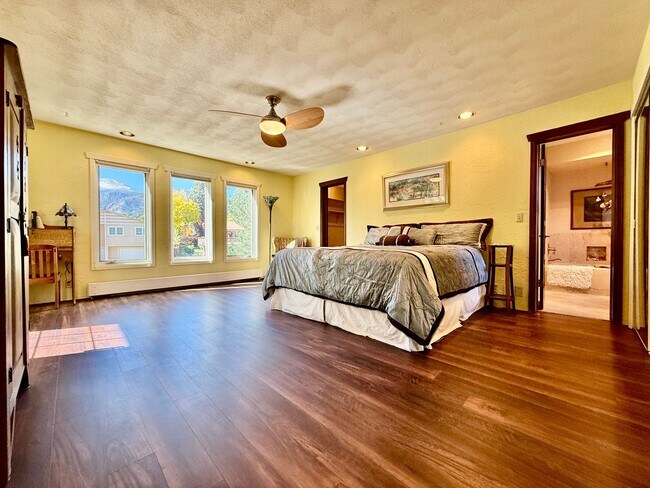 Building Photo - Historic Manitou Springs Home for Rent – M...