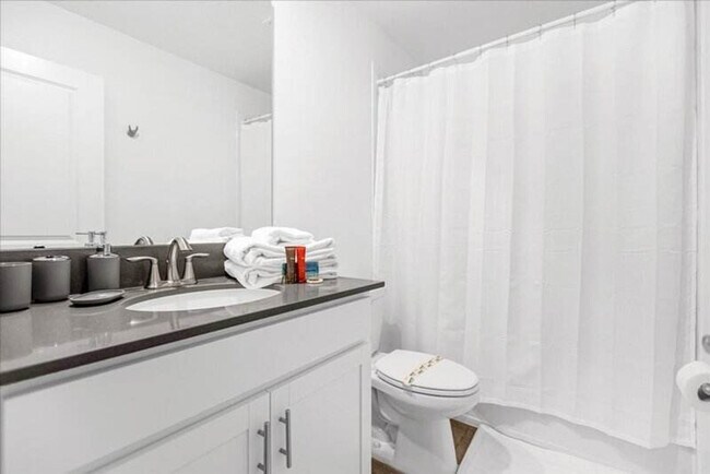 Building Photo - 9052 Sommerset Hills Dr