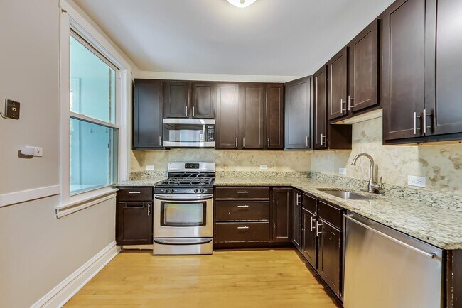 Building Photo - 2646 Ewing Ave