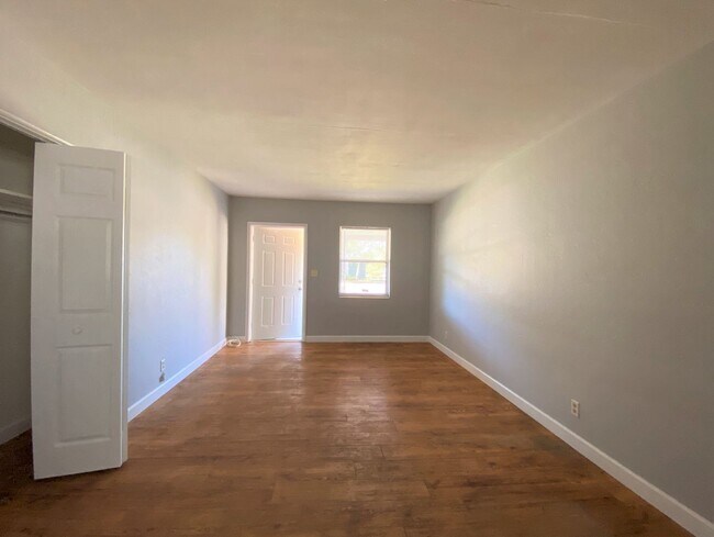 Building Photo - 1502 53rd St S