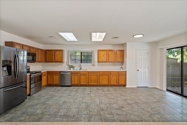 Building Photo - 708 Yosemite Trail