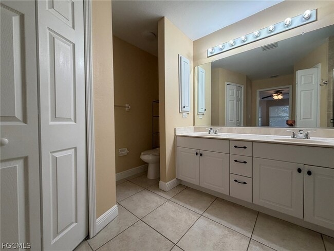 Building Photo - 2553 NW 21st Ave