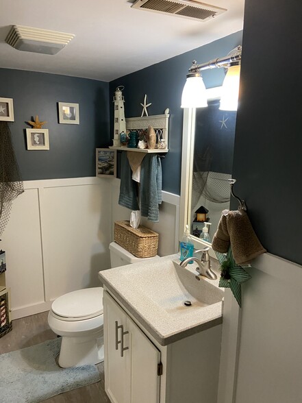 2ND BATH - 749 Howell St