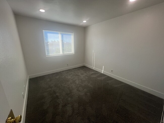 Building Photo - 3965 Logan Ave