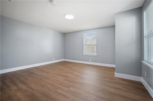 Building Photo - 354 S Dearborn St