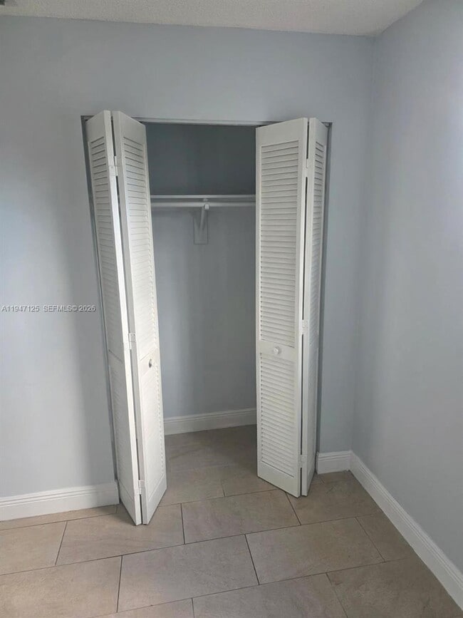 Building Photo - 1575 NW 1st St