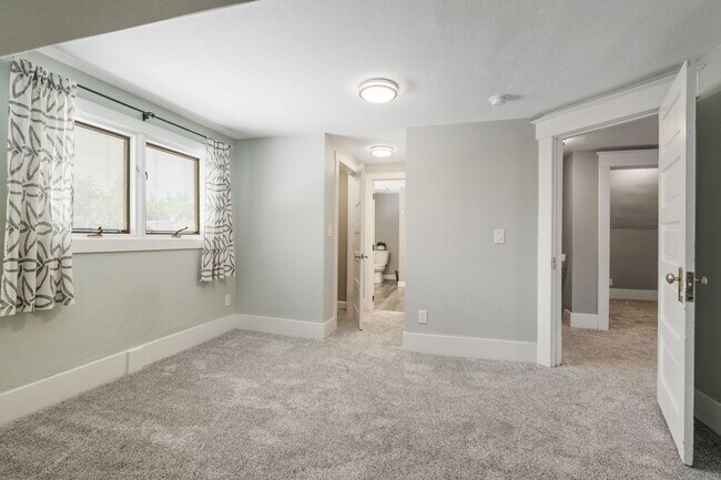 Building Photo - Charming Home in Spokane’s Heart – Unfurnished