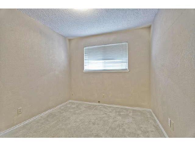 Building Photo - 2021 Chalfont Dr