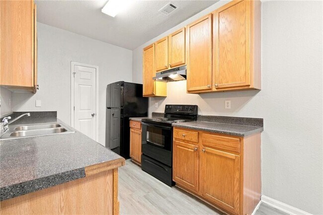 Building Photo - 7130 Brookview Way