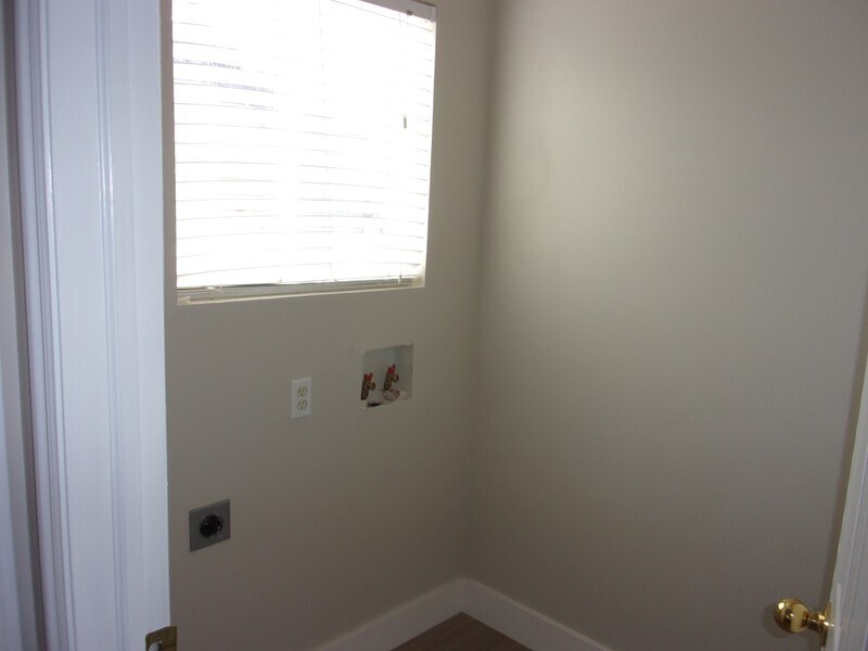 Building Photo - 1863 Twilight Ln E