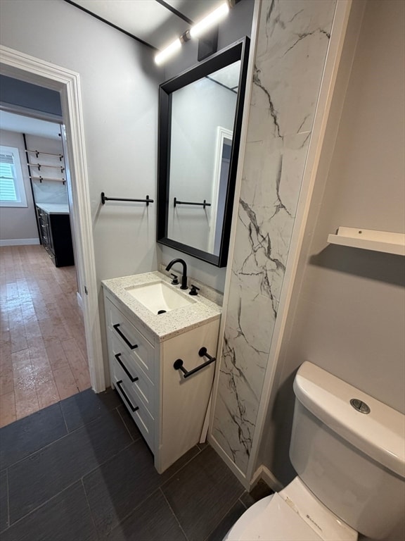 Building Photo - 17 Nichols St