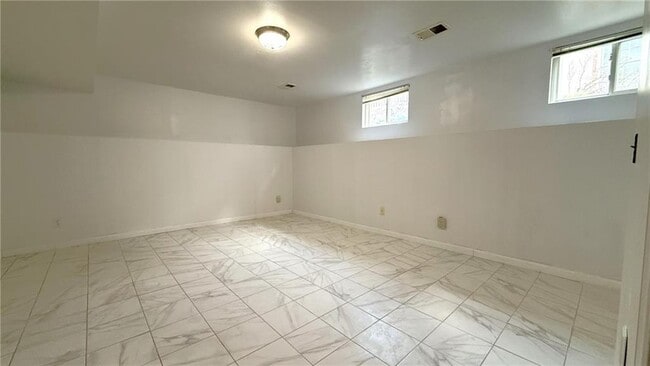 Building Photo - 119 Raritan Ave