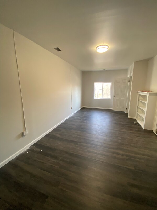 Building Photo - 576 E Fall Creek Pkwy N Dr