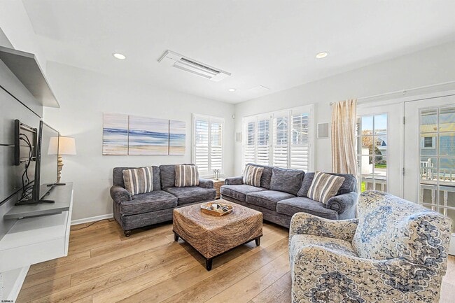 Building Photo - 2 S Coolidge Ave