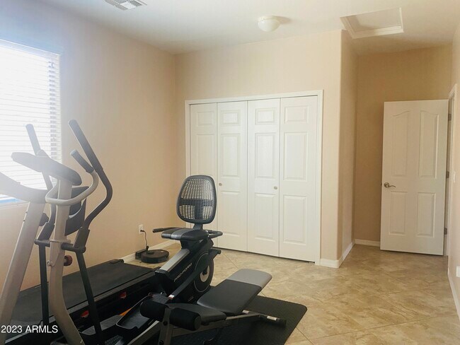 Building Photo - 453 W Lantana Pl