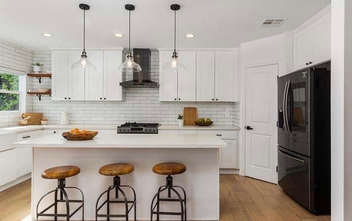 Building Photo - 3270 Hermanos St