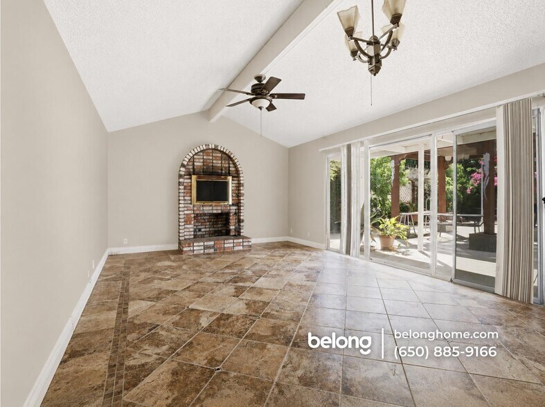 Building Photo - 1056 Hacienda Dr