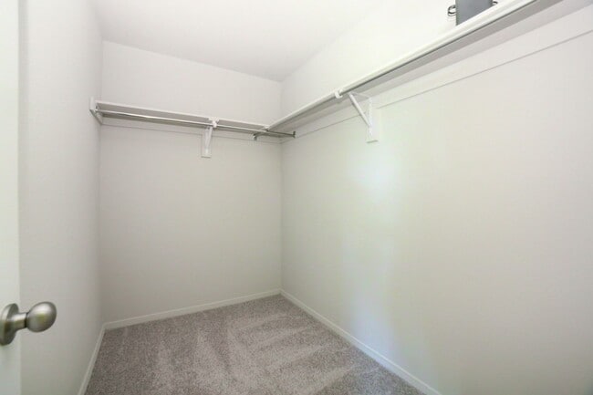 Building Photo - Beautiful Newer 3 Bedroom, 2 Bath Home Move-In Ready