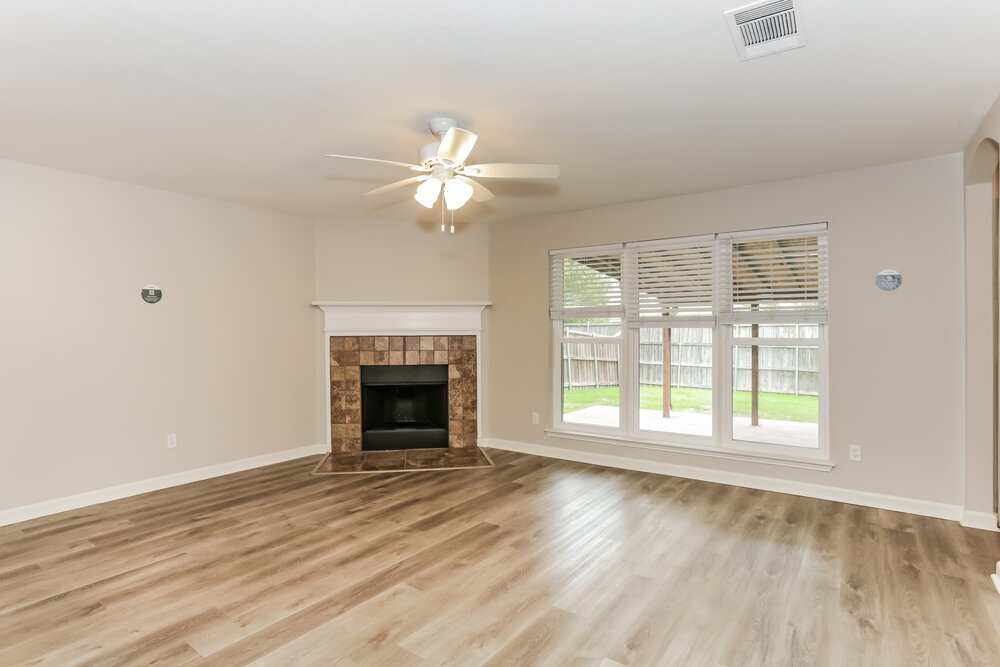 Building Photo - 213 Garden Valley Ln