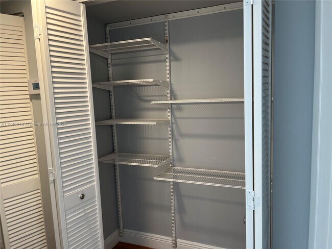 Building Photo - 1610 Lenox Ave