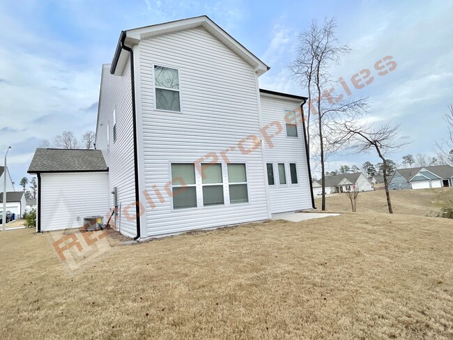 Building Photo - Gorgeous 4 Bedroom, 2.5 Bath House with Office + Loft in Arlington Meadows, Fuquay Varina, April 7!