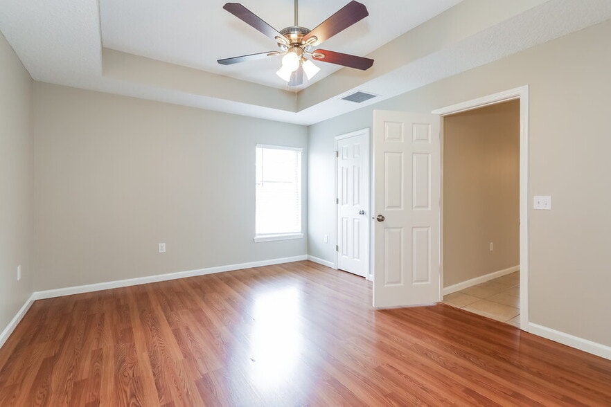 Building Photo - 6273 Rolling Tree Ct