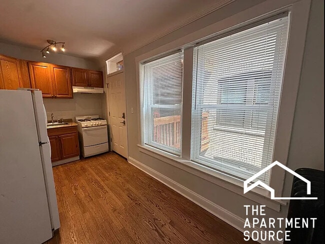 Building Photo - 7033 N Glenwood Ave