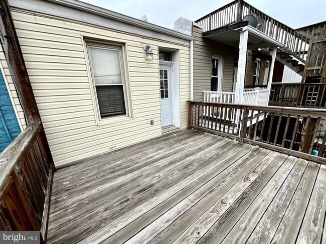 Building Photo - 132 S Potomac St