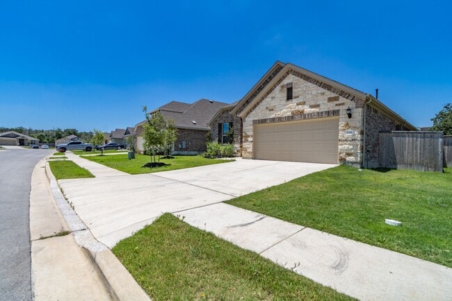 Building Photo - 124 Shagbark Trl