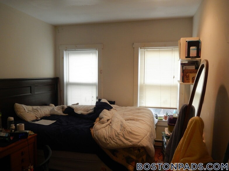 Building Photo - 104 Hammond St