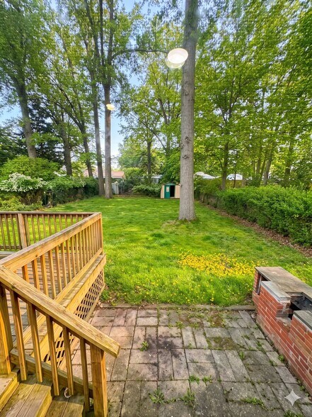 Building Photo - 26230 Briardale Ave